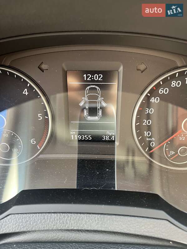 Минивэн Volkswagen Sharan 2015 в Киеве