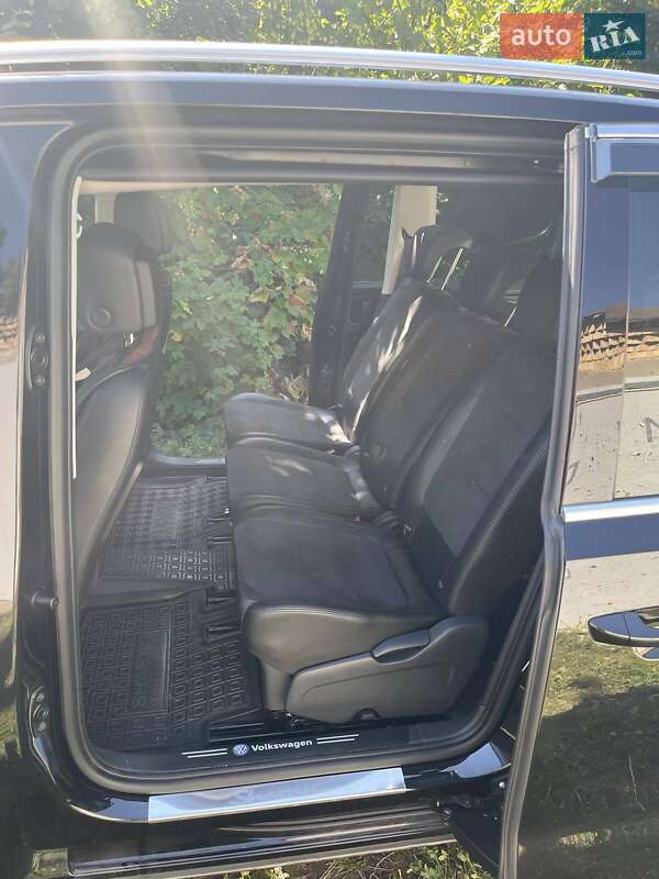 Минивэн Volkswagen Sharan 2015 в Киеве