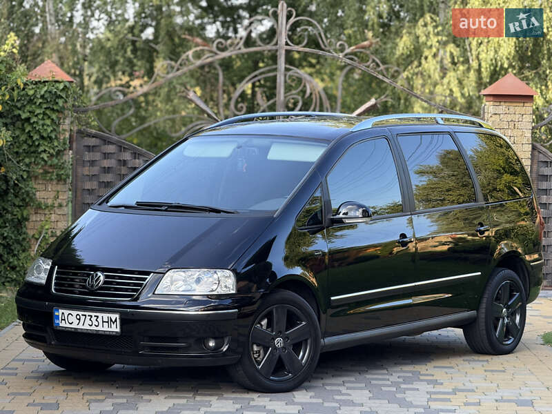 Минивэн Volkswagen Sharan 2009 в 