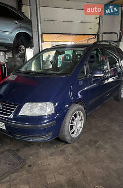Минивэн Volkswagen Sharan 2010 в Киеве
