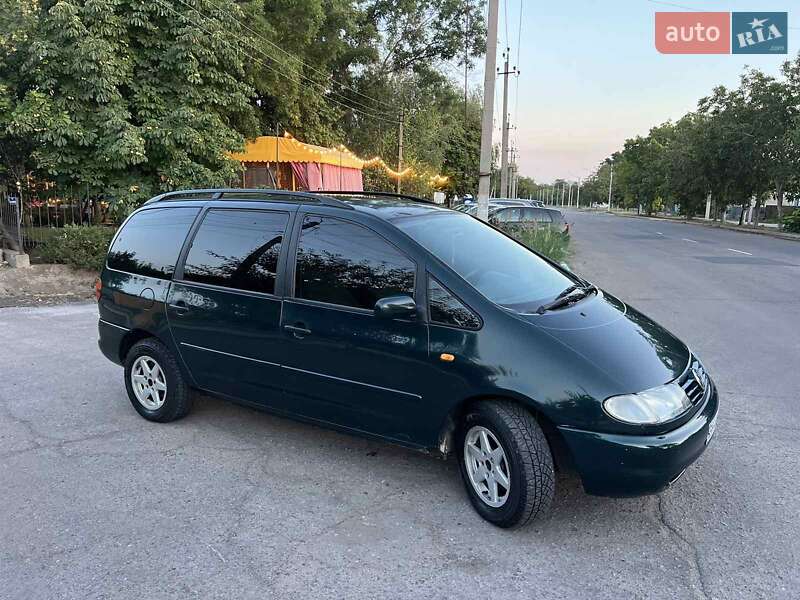 Минивэн Volkswagen Sharan 1999 в Измаиле