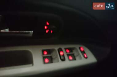 Мінівен Volkswagen Sharan 2001 в 
