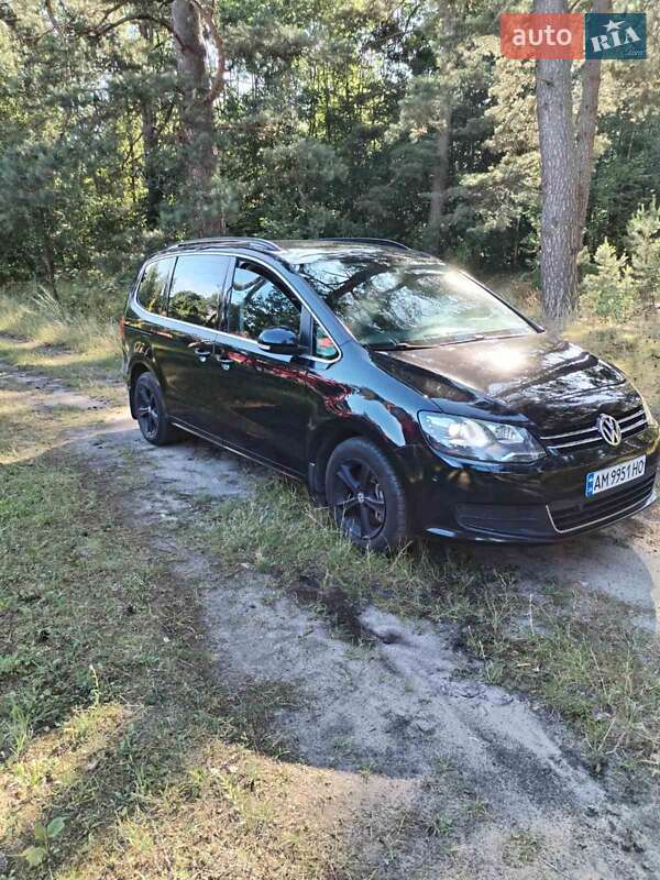 Минивэн Volkswagen Sharan 2013 в Звягеле