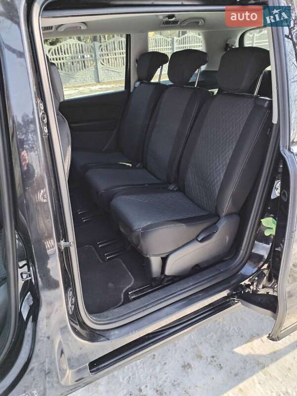 Минивэн Volkswagen Sharan 2013 в Звягеле
