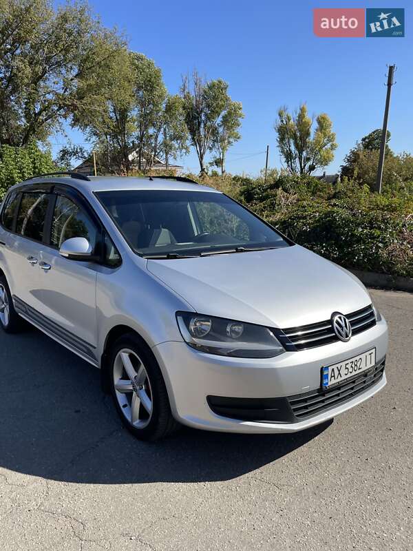 Минивэн Volkswagen Sharan 2011 в Харькове