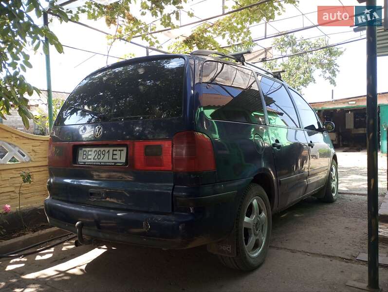Минивэн Volkswagen Sharan 2000 в Николаеве