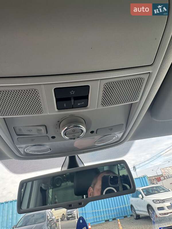 Минивэн Volkswagen Sharan 2013 в Черновцах