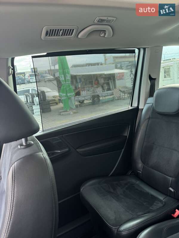 Минивэн Volkswagen Sharan 2013 в Черновцах