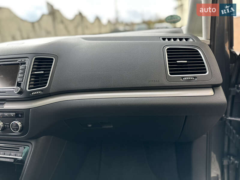 Минивэн Volkswagen Sharan 2015 в Дрогобыче