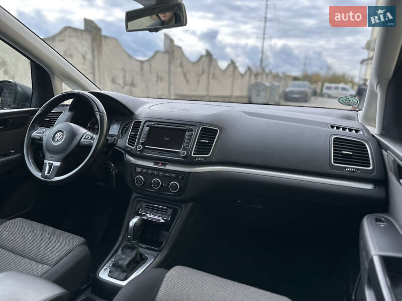 Минивэн Volkswagen Sharan 2015 в Дрогобыче