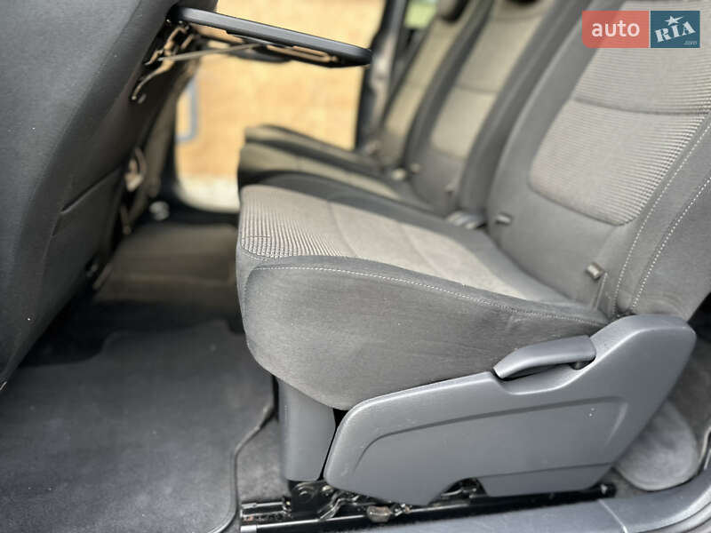 Минивэн Volkswagen Sharan 2015 в Дрогобыче