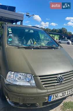 Минивэн Volkswagen Sharan 2001 в Житомире