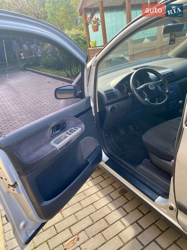 Мінівен Volkswagen Sharan 2002 в Нововолинську