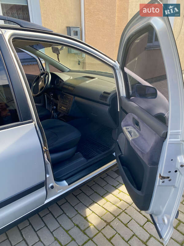 Мінівен Volkswagen Sharan 2002 в Нововолинську