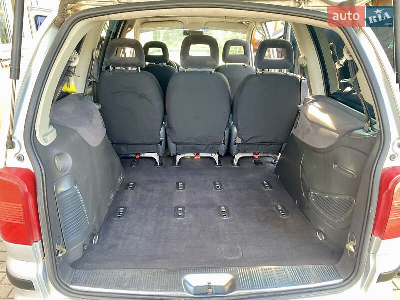 Мінівен Volkswagen Sharan 2002 в Нововолинську