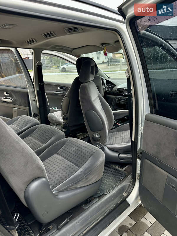 Минивэн Volkswagen Sharan 2003 в Умани