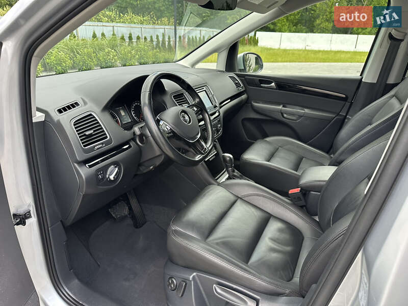 Минивэн Volkswagen Sharan 2017 в Луцке