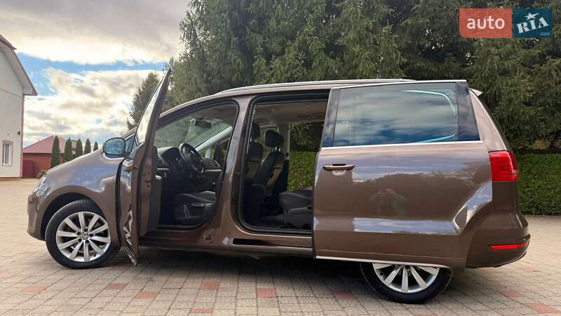 Минивэн Volkswagen Sharan 2012 в Стрые