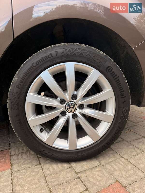 Минивэн Volkswagen Sharan 2012 в Стрые