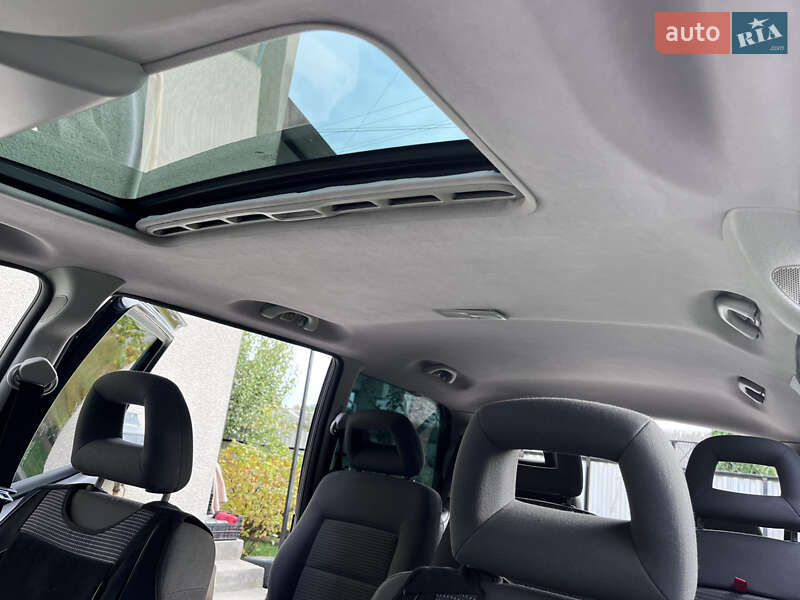 Минивэн Volkswagen Sharan 2003 в Шумске фото 16 Минивэн Volkswagen Sharan 2003 в Шумске