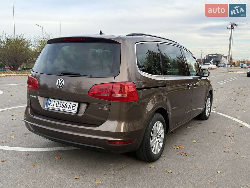 Минивэн Volkswagen Sharan 2011 в Буче