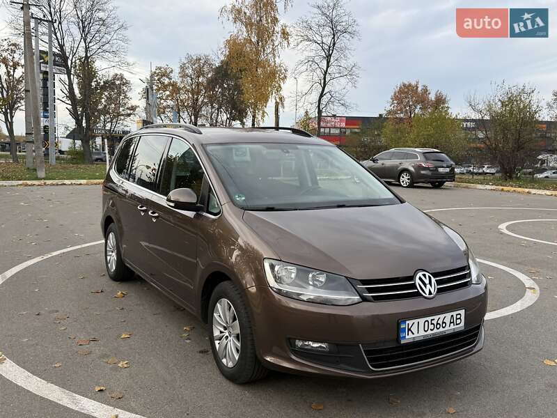 Минивэн Volkswagen Sharan 2011 в Буче