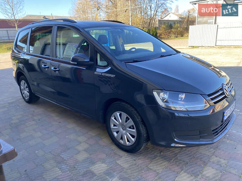 Минивэн Volkswagen Sharan 2012 в Долине
