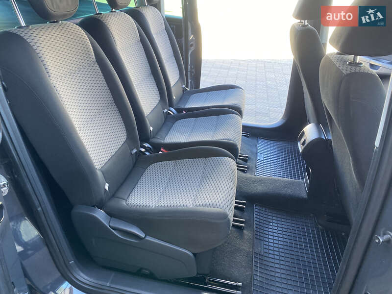 Минивэн Volkswagen Sharan 2012 в Долине