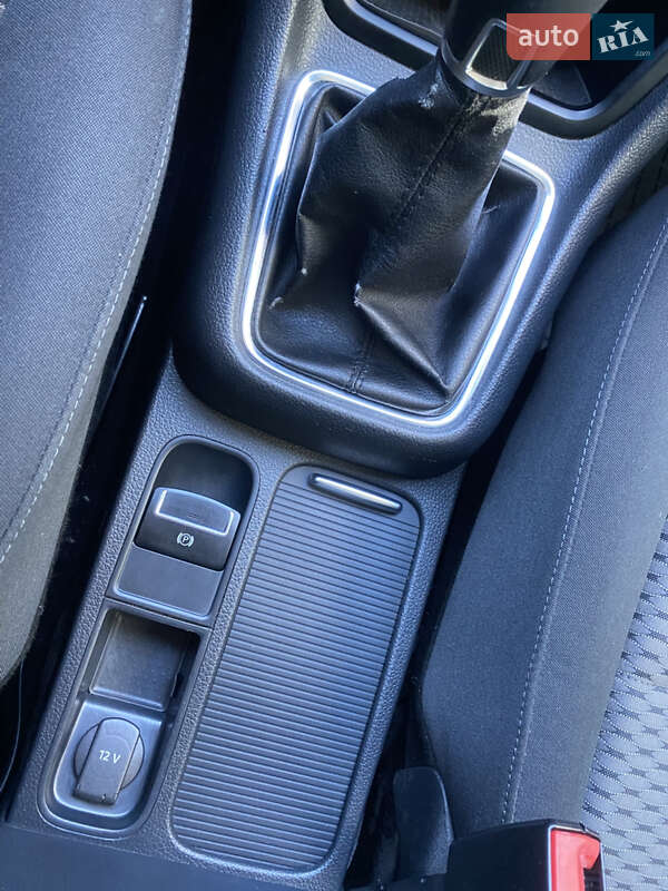 Минивэн Volkswagen Sharan 2012 в Долине