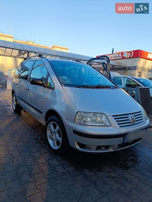Минивэн Volkswagen Sharan 2002 в Кривом Роге