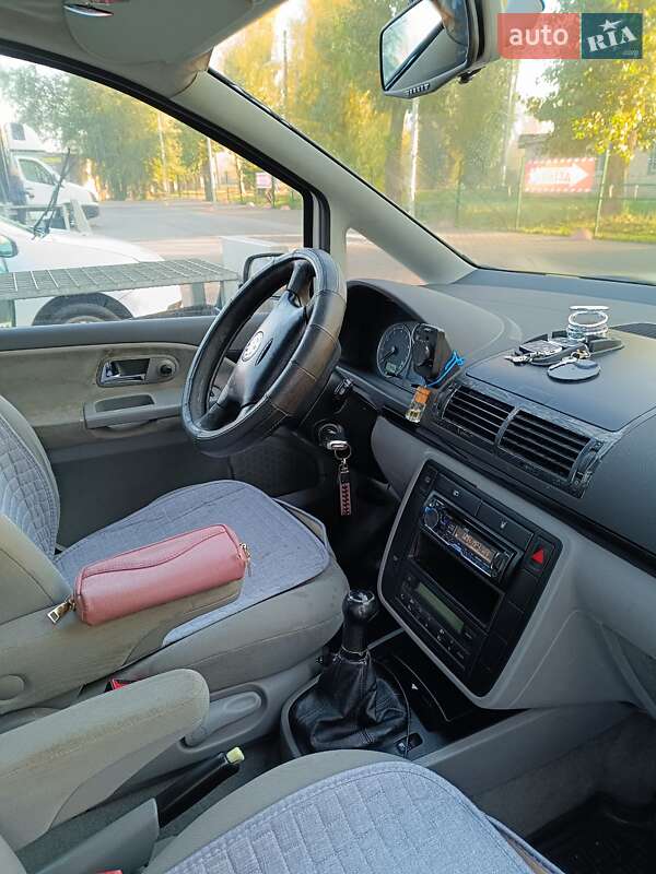 Минивэн Volkswagen Sharan 2002 в Кривом Роге