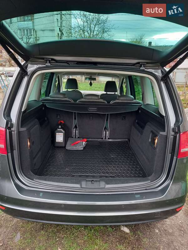 Минивэн Volkswagen Sharan 2011 в Житомире