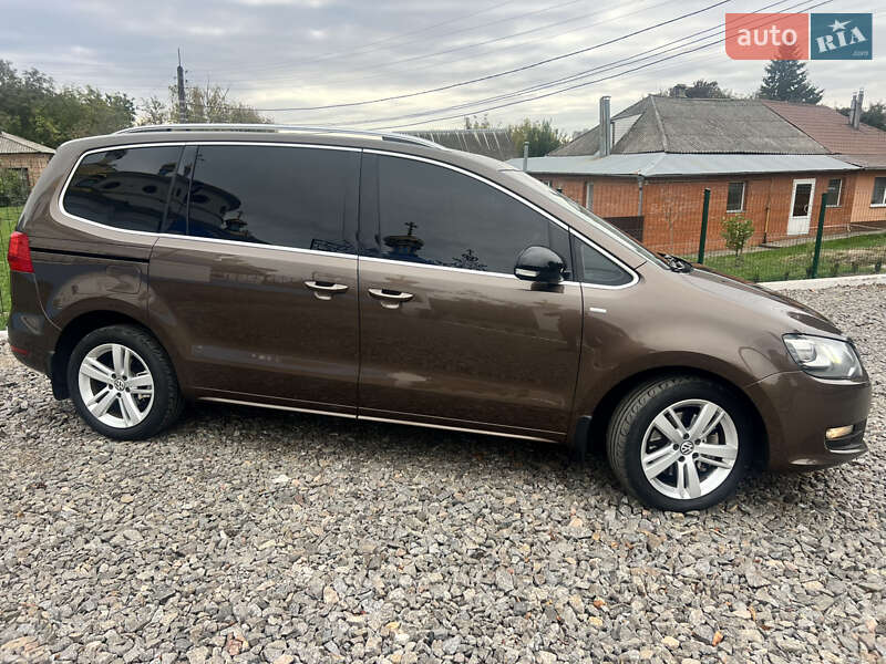 Минивэн Volkswagen Sharan 2012 в Ромнах