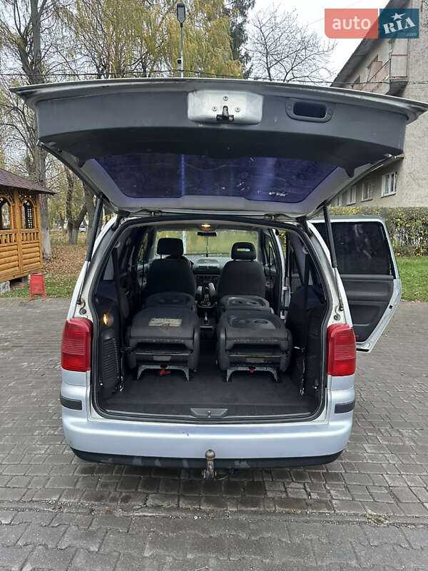 Минивэн Volkswagen Sharan 2001 в Вижнице