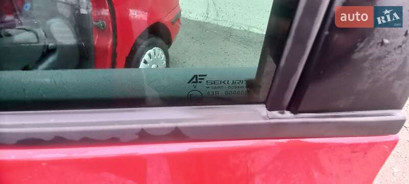 Минивэн Volkswagen Sharan 2001 в Хмельницком