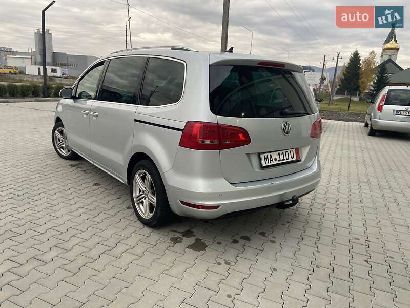 Минивэн Volkswagen Sharan 2012 в Хусте