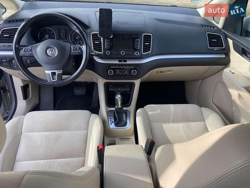 Минивэн Volkswagen Sharan 2012 в Хусте