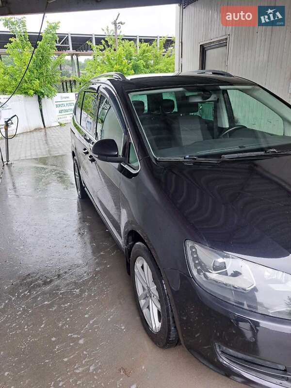 Минивэн Volkswagen Sharan 2011 в Литине
