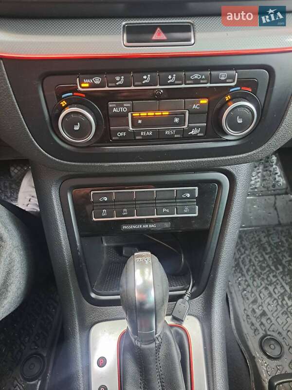 Минивэн Volkswagen Sharan 2011 в Литине