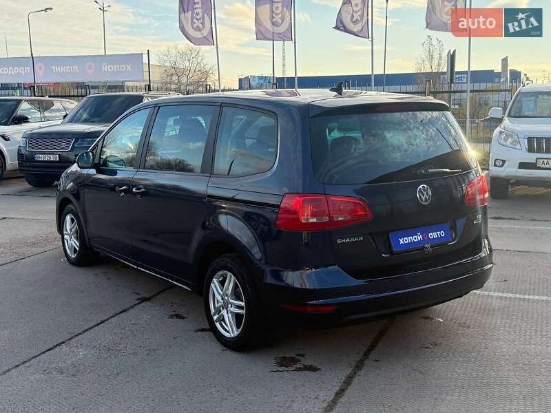 Минивэн Volkswagen Sharan 2015 в Киеве
