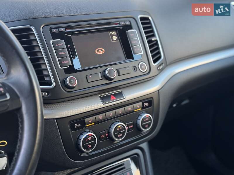 Минивэн Volkswagen Sharan 2015 в Сарнах