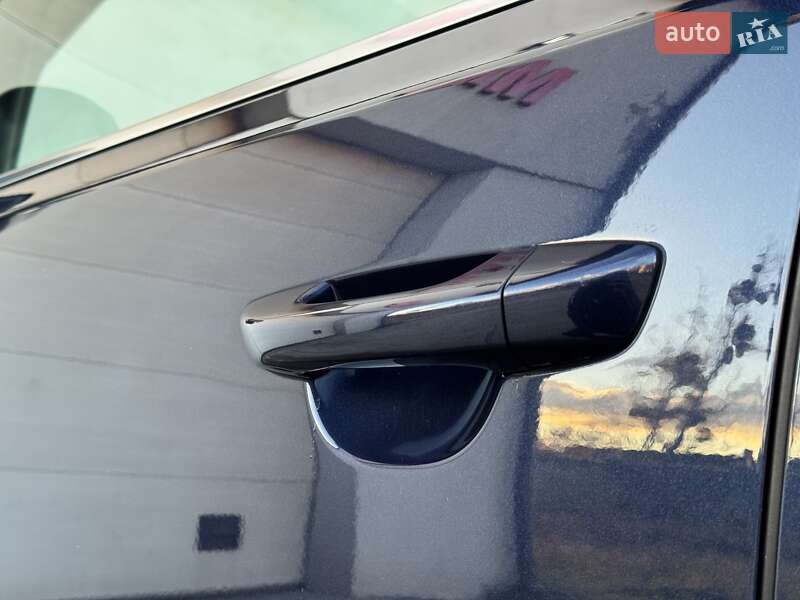 Минивэн Volkswagen Sharan 2015 в Сарнах