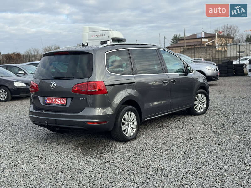 Минивэн Volkswagen Sharan 2015 в Сарнах