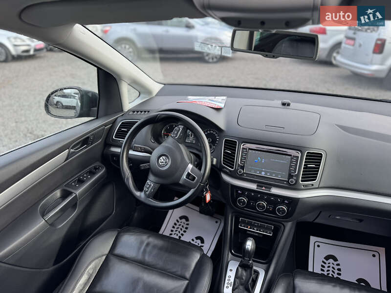 Минивэн Volkswagen Sharan 2015 в Сарнах