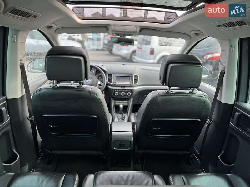 Минивэн Volkswagen Sharan 2015 в Сарнах