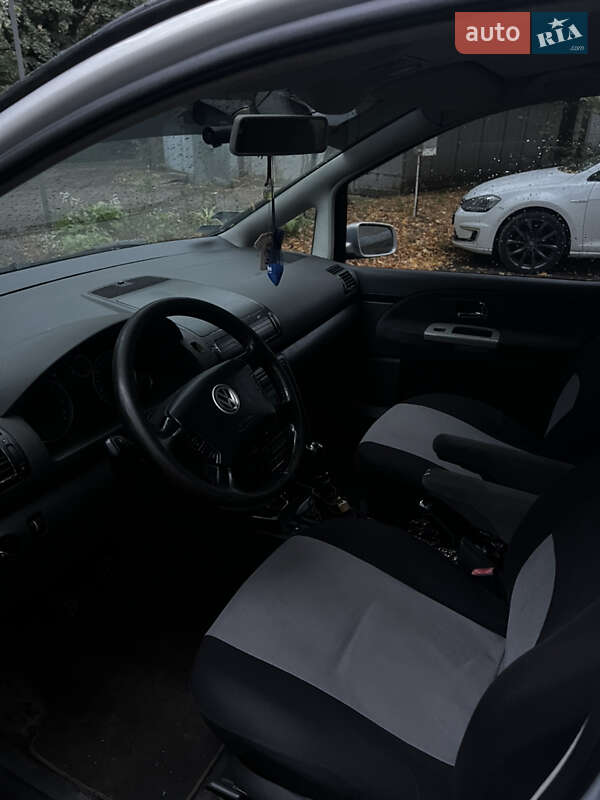 Мінівен Volkswagen Sharan 2001 в Чернівцях