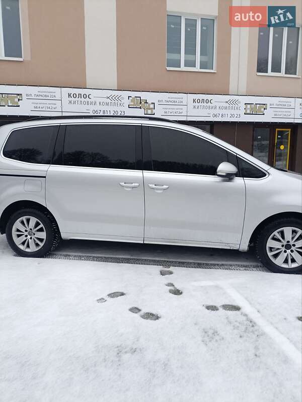 Минивэн Volkswagen Sharan 2010 в Горохове