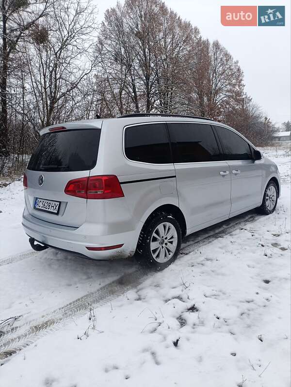 Минивэн Volkswagen Sharan 2010 в Горохове
