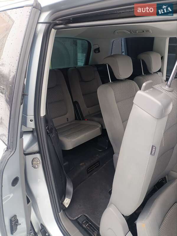 Минивэн Volkswagen Sharan 2010 в Горохове