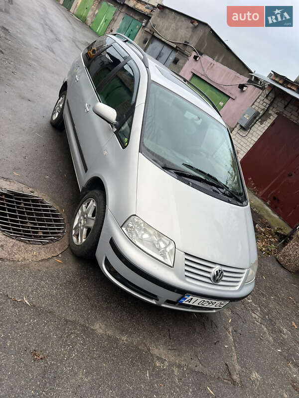 Мінівен Volkswagen Sharan 2001 в Києві
